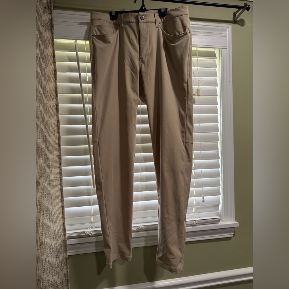 lululemon athletica Men's Khaki Stretch Chinos
